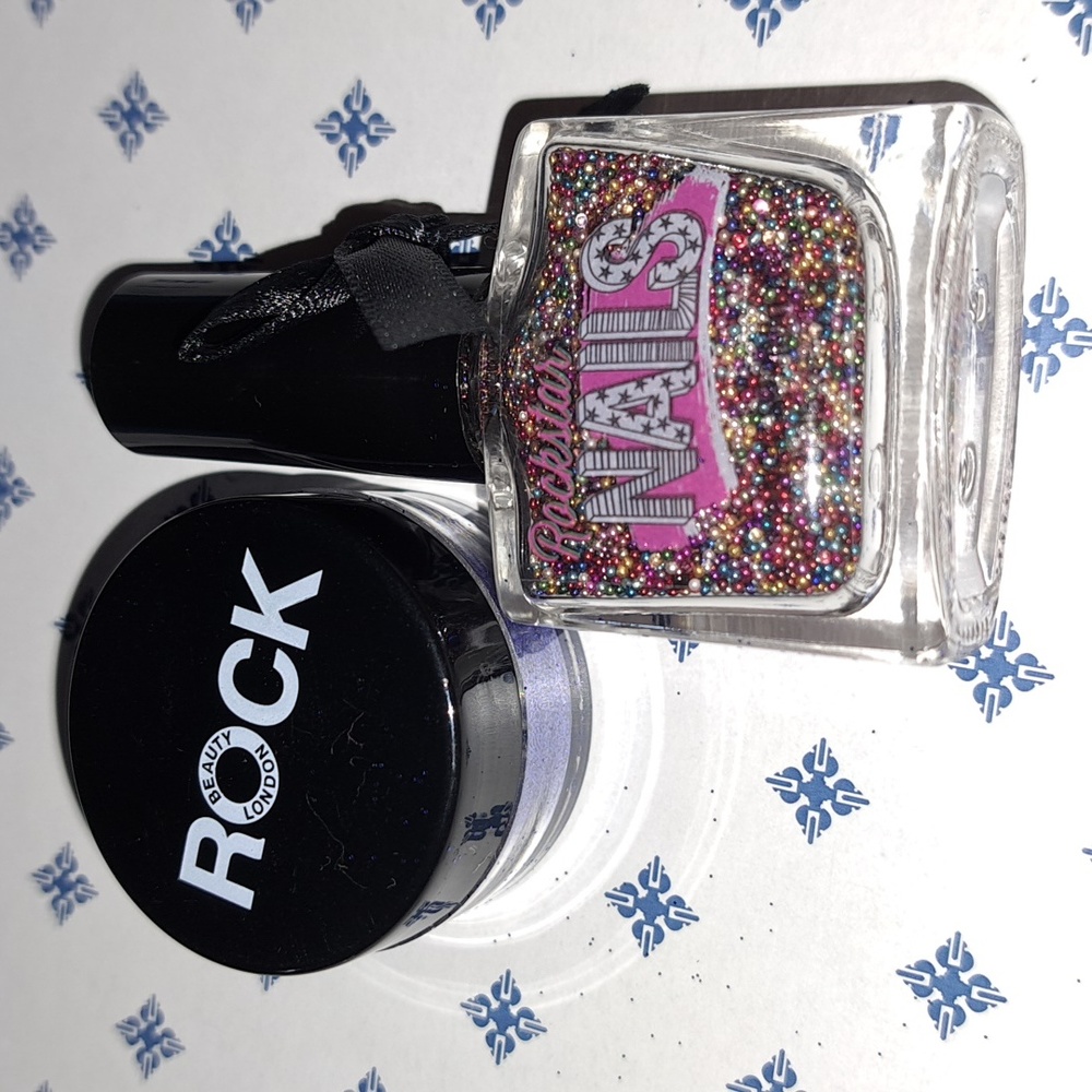 Nail caviar and glitter multicolor blue manicure